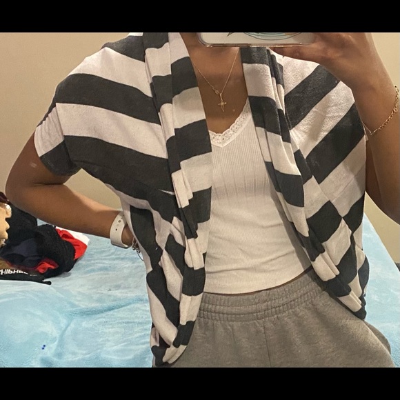 Grey and white cardigan - Picture 3 of 3